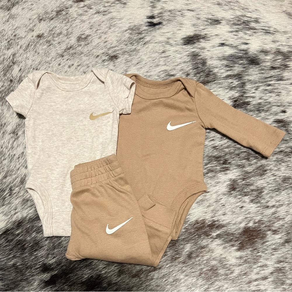 Nike three piece set (NB)